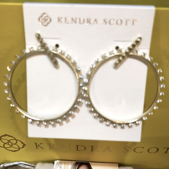 Kendra Scott Charlie Grace Hoop Earrings in Gold - Picture 2 of 3